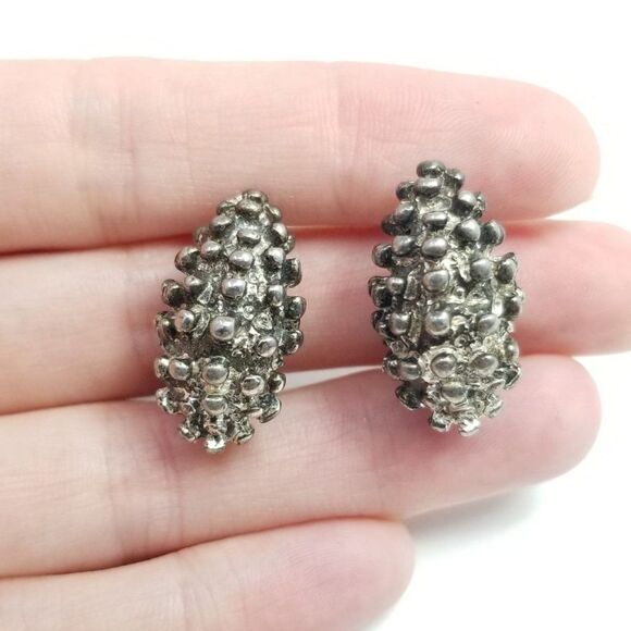 Vintage Knobby Pine Cone Shape Clip On Earrings, Silver Tone Textured Design - Picture 1 of 5